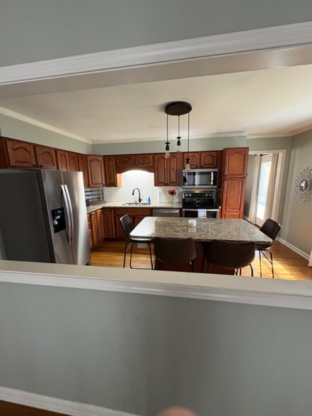 Building Photo - 357 Bayview Dr