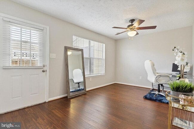 Building Photo - 6103 Red Squirrel Pl