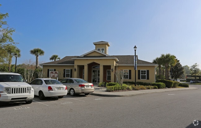 Building Photo - Lakewood Pointe