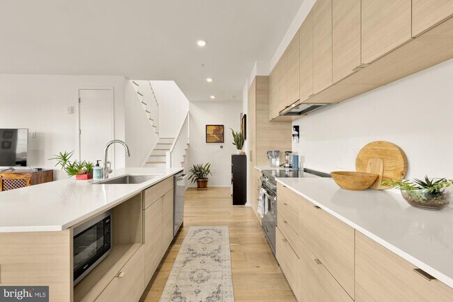 Building Photo - 1550 11th St NW