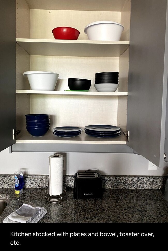 Building Photo - Experience the Lofts Collective