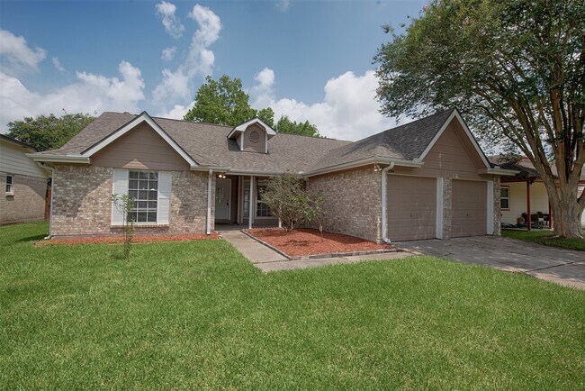 Building Photo - 2914 Tarpon Dr