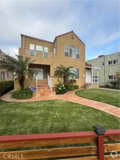 Building Photo - 1046 S Citrus Ave