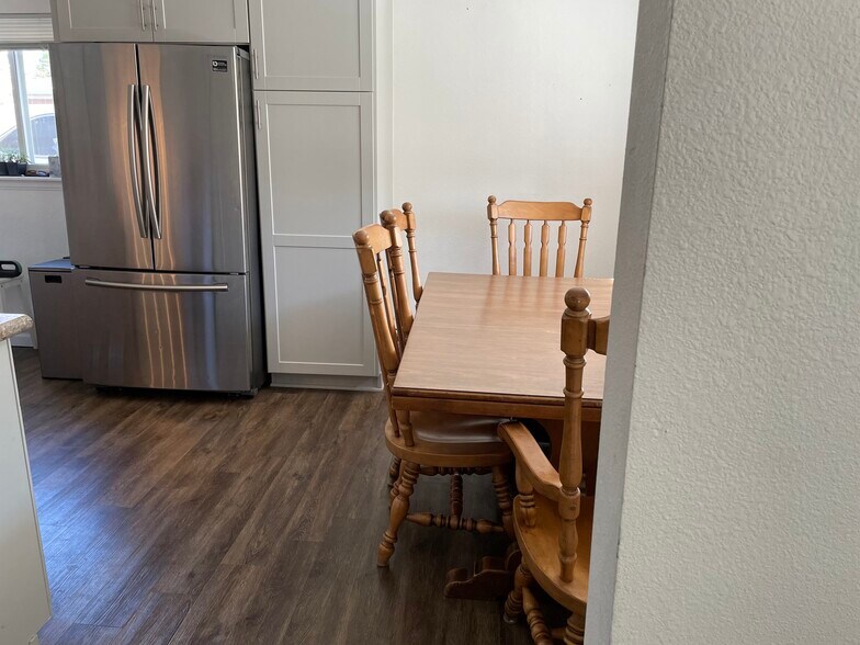 Dining/kitchen - 9291 High St