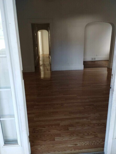 Building Photo - 1527 Jackson St