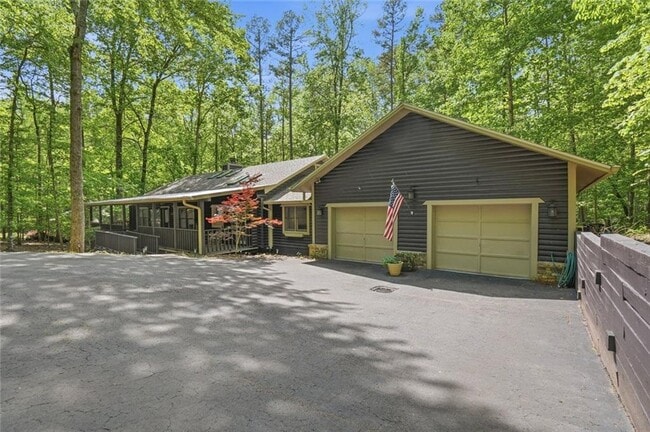 Building Photo - 64 Paddock Wy