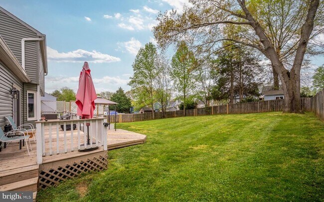 Building Photo - 15 Owen St