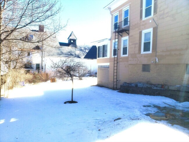 Building Photo - 26 Arlington St