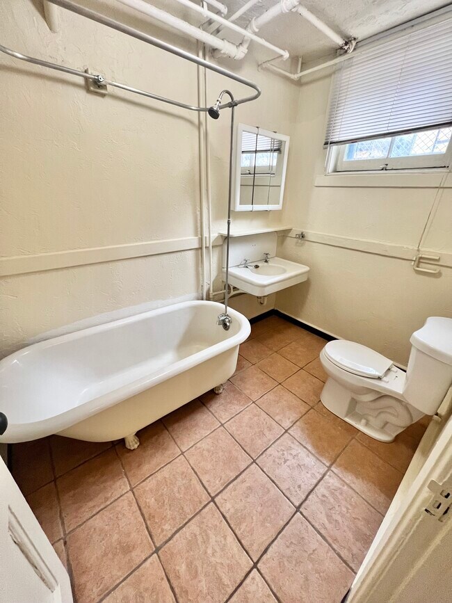 IMG_0824 - Cross Apartments