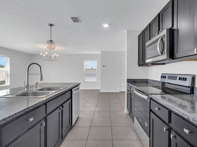 Building Photo - 602 Olive Conch St