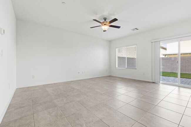 Building Photo - Newly Built 6 Bed / 2.5 Bath Single-Family Home with Upgraded Kitchen and Fully Fenced Yard in So...