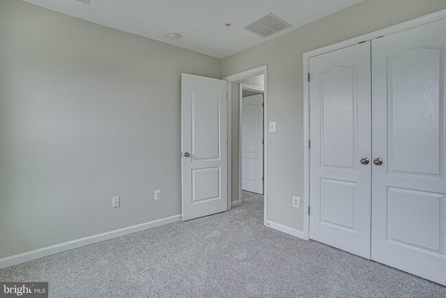 Building Photo - 2895 Sedgemore Pl