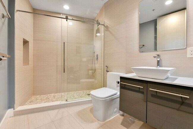 Building Photo - 112 Beach St