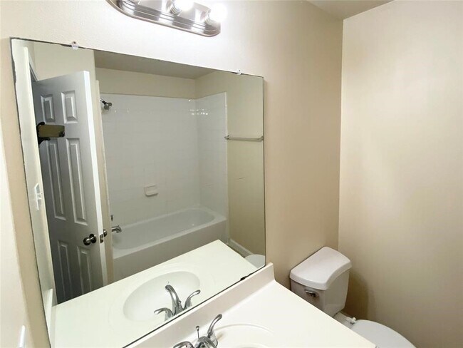 Building Photo - 3643 Windmill Village Dr