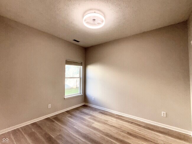 Building Photo - 13926 Forum Meadows Dr