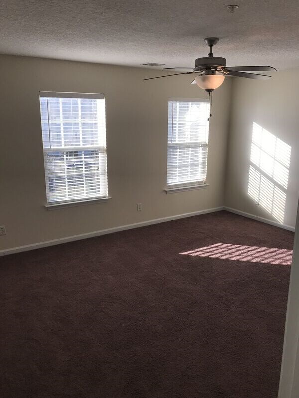 Building Photo - 368 Laurel Oak Ln