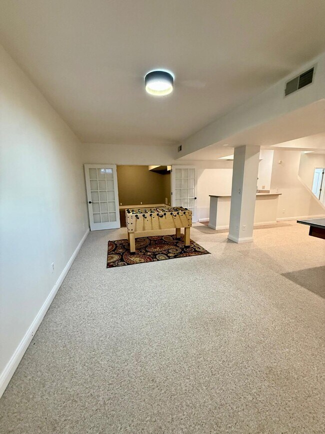 Building Photo - 800 Palomino Ln