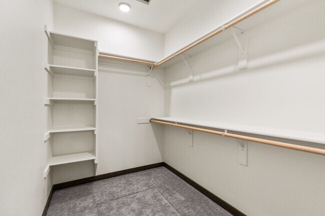 Building Photo - Beautiful Newer Condo near Monforton School