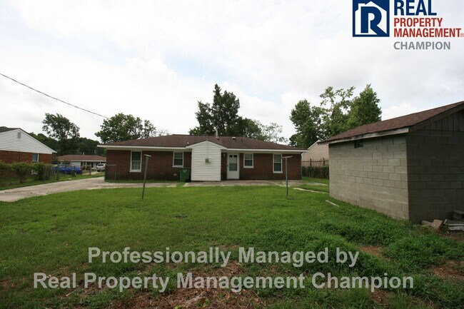 Building Photo - 2909 Spaulding Dr