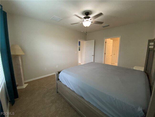 Building Photo - 2507 NW 20th Terrace