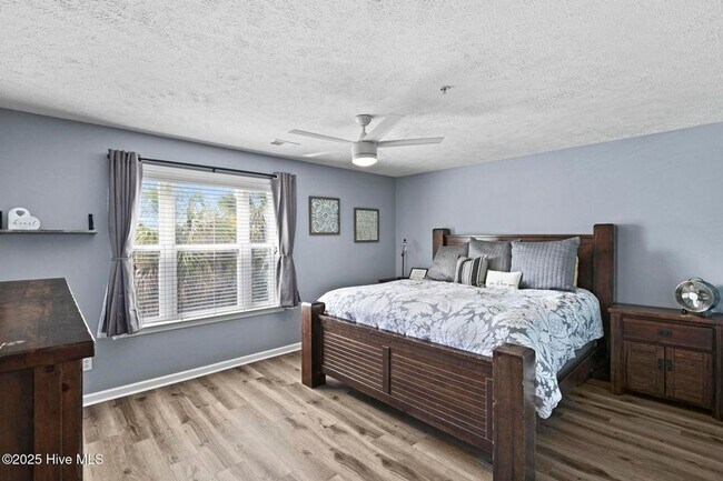 Building Photo - Fully furnished dream condo in Carolina Beach
