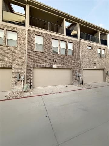 Building Photo - 328 Greenhouse Dr