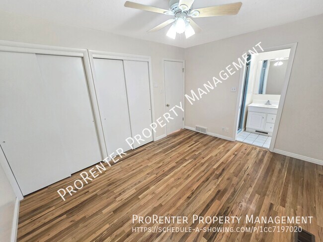 Building Photo - 1094 Beverly Way