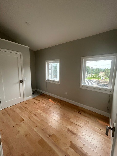 bedroom - 1169 Essex Rd