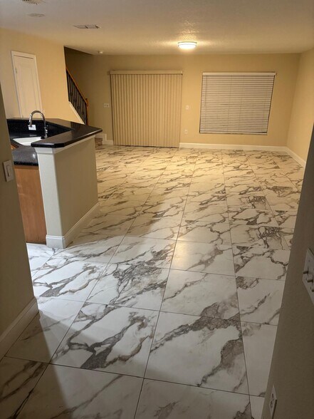 Building Photo - 2504 Aventurine St