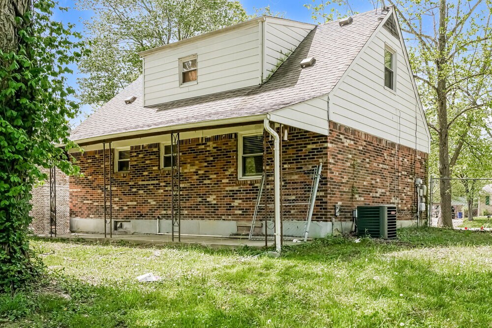 Building Photo - 2402 Parliament Ct