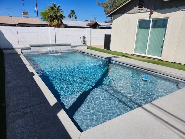 Building Photo - 7225 E Villa Way
