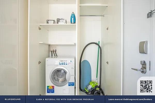 Building Photo - 123 Washington St