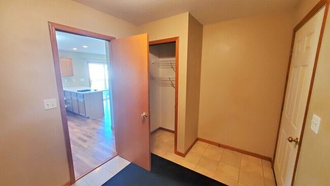 Building Photo - 4260 Windemere Way
