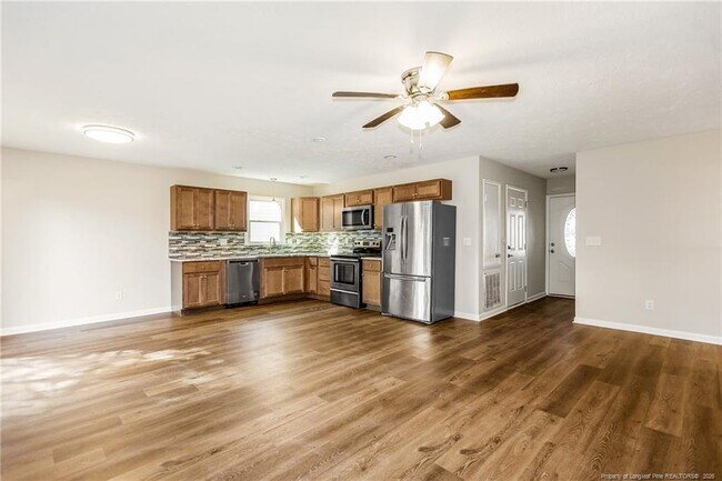Building Photo - 705 Mosswood Ln