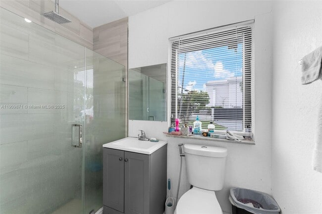 Building Photo - 551 SW 127th Ave