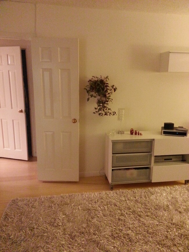 Living - 4601 N Park Ave