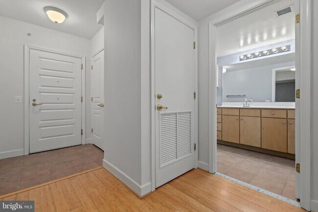 Building Photo - 631 D St NW