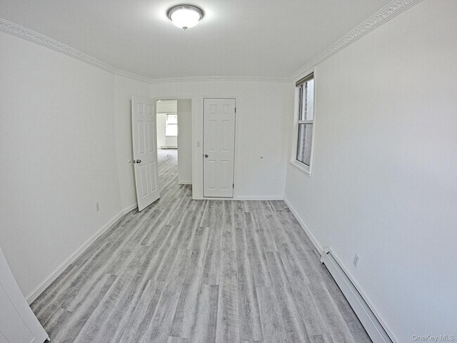 Building Photo - 40-24 Aske St