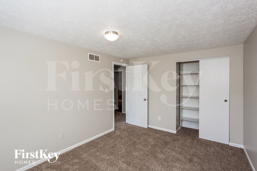 Building Photo - 8053 Harvest Ln