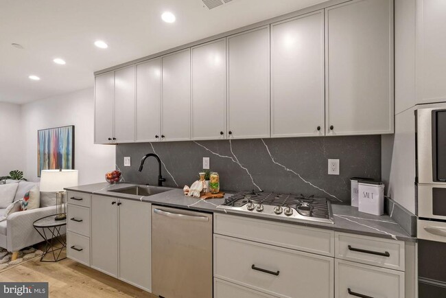 Building Photo - 1979 Biltmore St NW