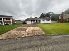 Building Photo - 225 Fairhaven Dr