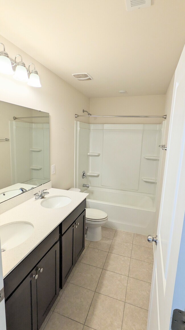 Building Photo - 124 Bison Park Dr