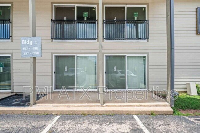 Building Photo - 2124 Burton Dr