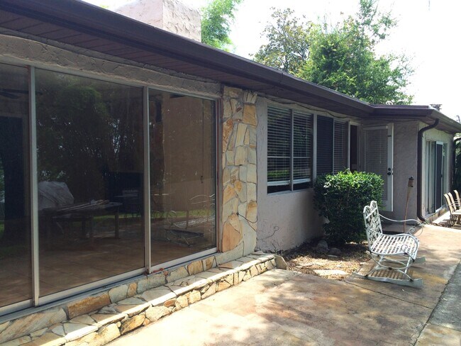 Building Photo - 6714 Nina Rosa Dr