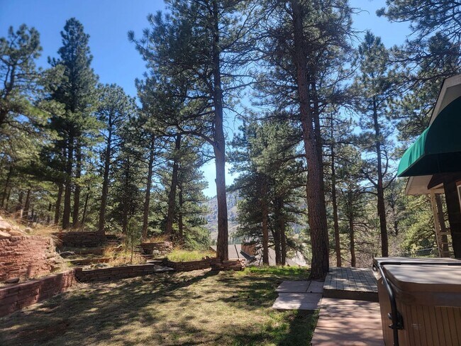 Building Photo - Spacious 4-bedroom + study home; Includes Hot tub and Pool Table - Avail. Now!