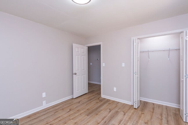 Building Photo - 2223 Papp Dr