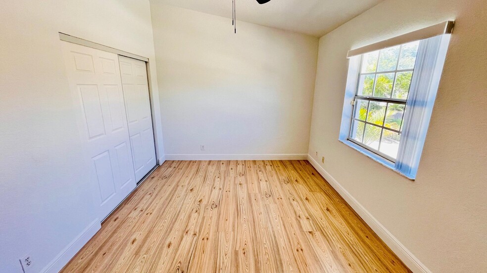 Building Photo - 1436 Hawthorne Pl