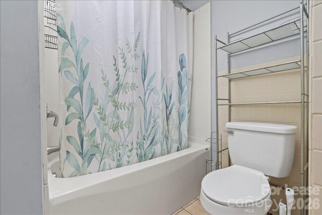 Building Photo - 300 E Gold St