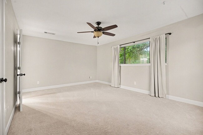 Building Photo - 18242 Lakeside Ln