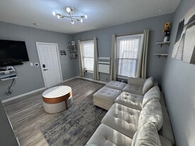 Building Photo - 117 N 6th St